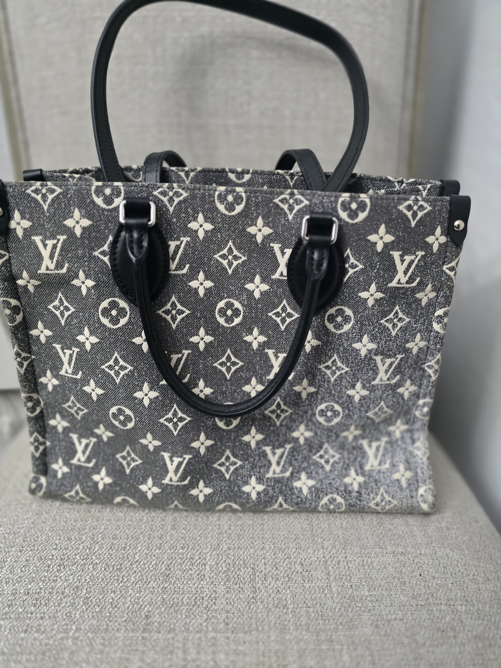 AUTHENTIC Louis Vuitton Monogram Jacquard Denim OnTheGo MM - Picture 2 of 11